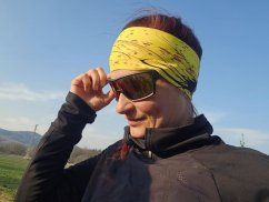 Celoroční  sportovní žlutá čelenka 