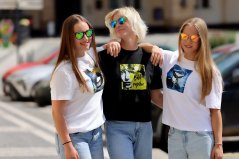 ženy v tričku ve městě Mam chuť zlobit ženy v tričku ve městě Mam chuť zlobit